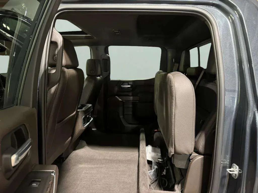 Used 2021 Green GMC Denali image 25
