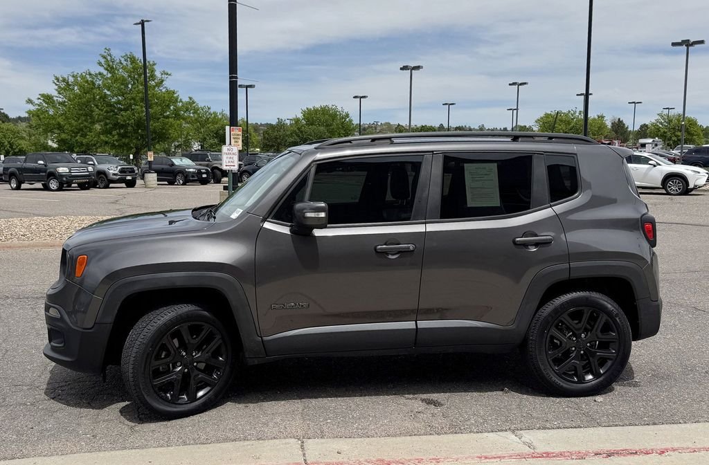Used 2018 Gray Jeep Latitude image 5
