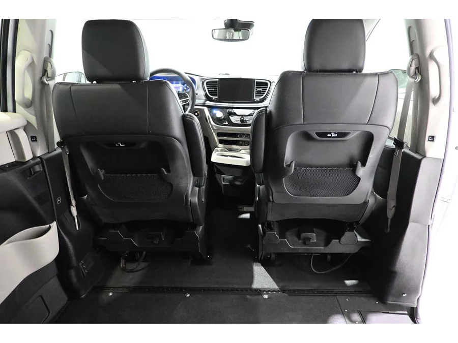 Used 2022 WHITE Chrysler Touring L Mobility Handicap Van image 20