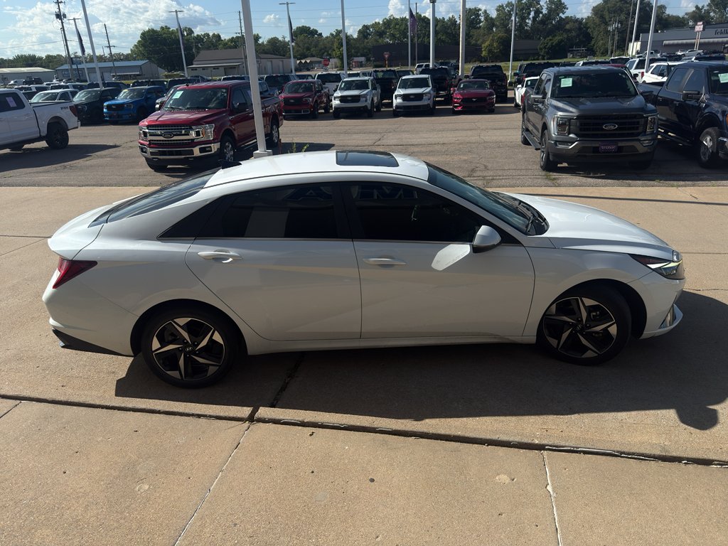 Used 2023 Quartz White Hyundai Limited image 8