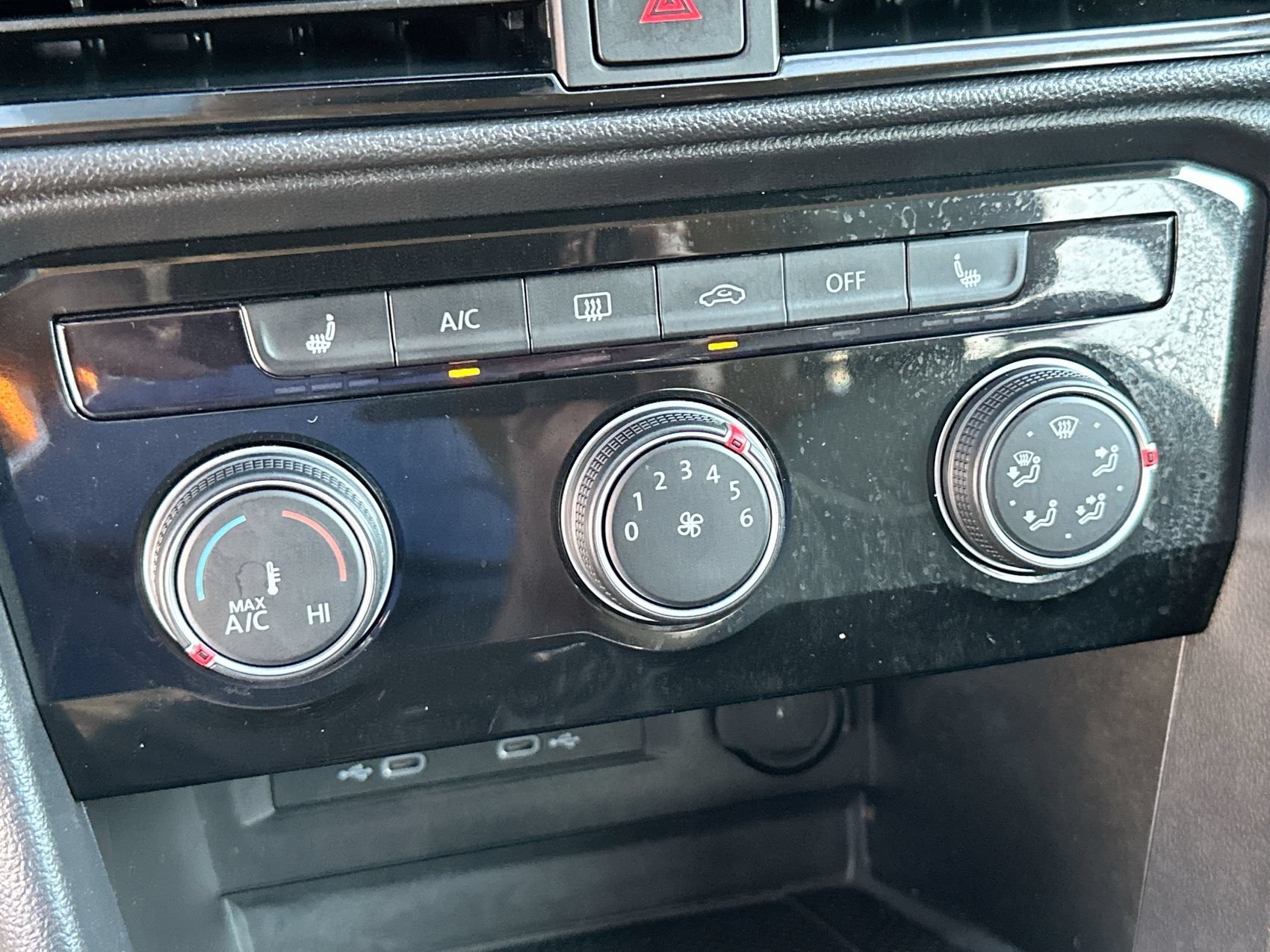 2023 Volkswagen Taos SE - Photo 18