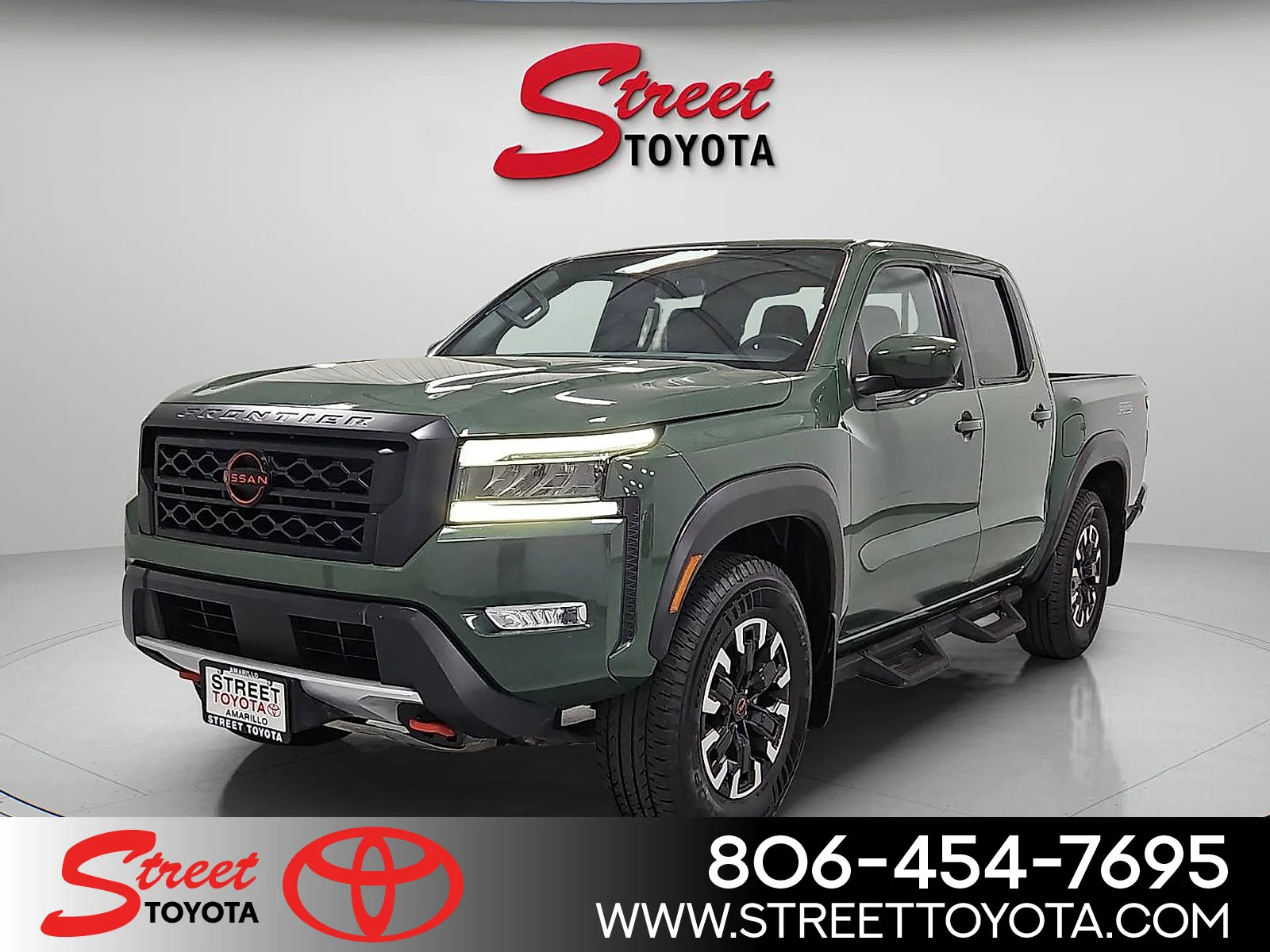 2023 Nissan Frontier PRO-4X Crew Cab 4X4's photo