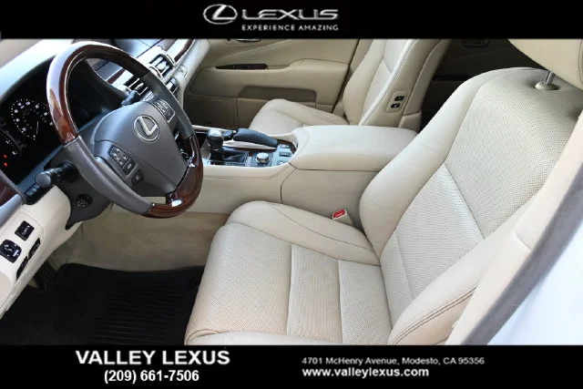 Used 2015  Lexus 460 image 13