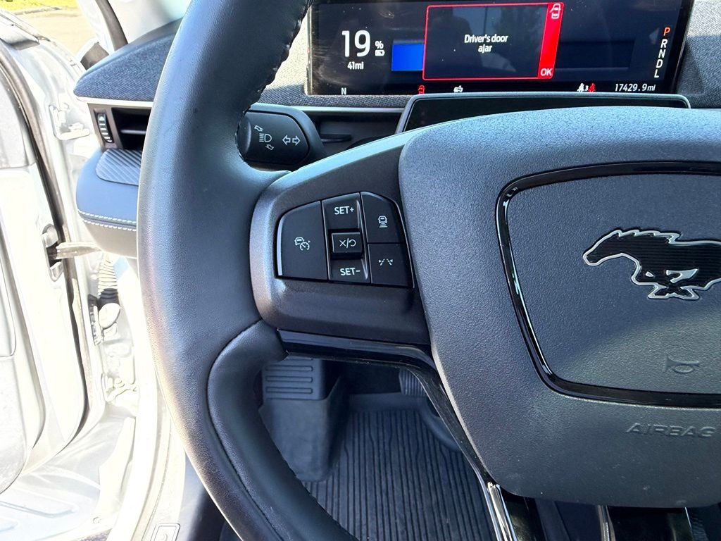 Used 2023 Space White Metallic Ford Premium image 18