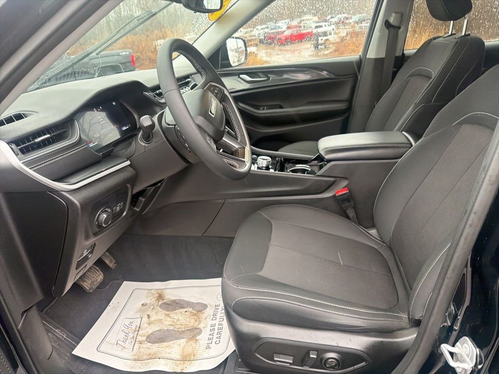 Used 2023 Black Jeep Laredo image 11
