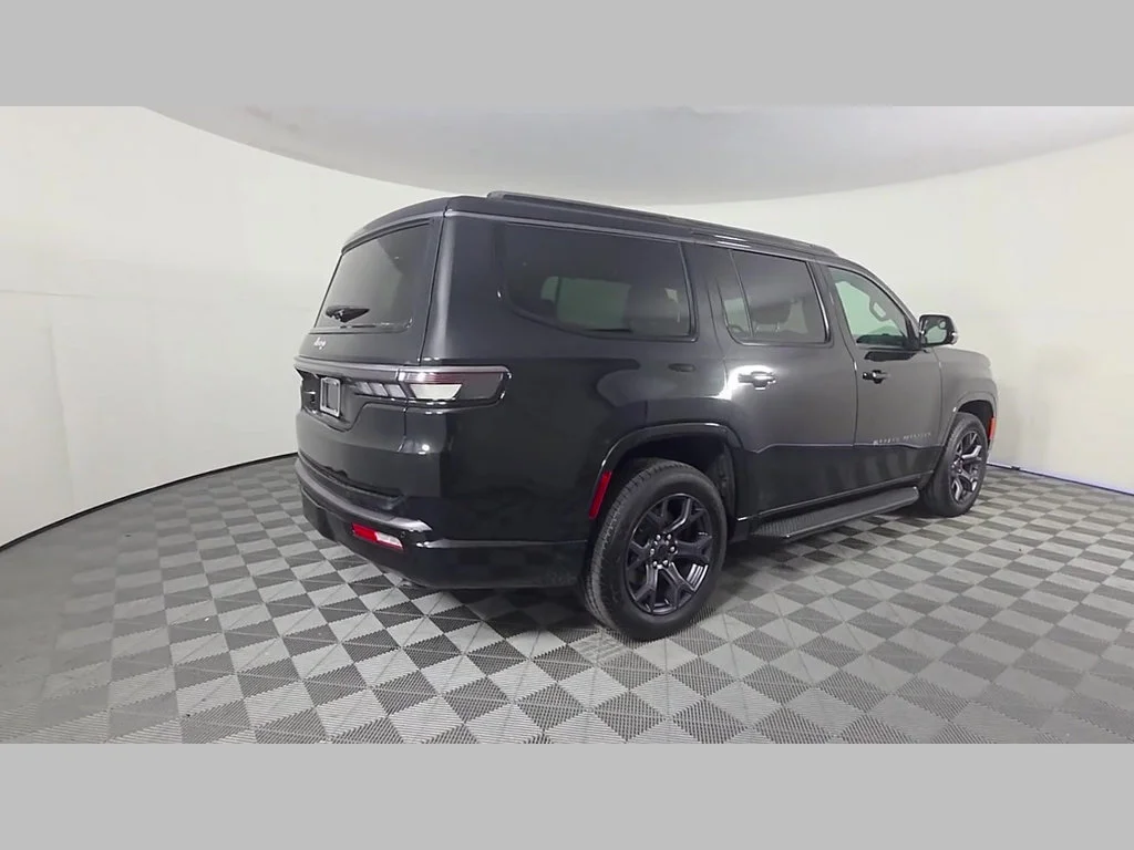 New 2026 High Gloss Black Exterior Paint Jeep Limited Altitude image 28