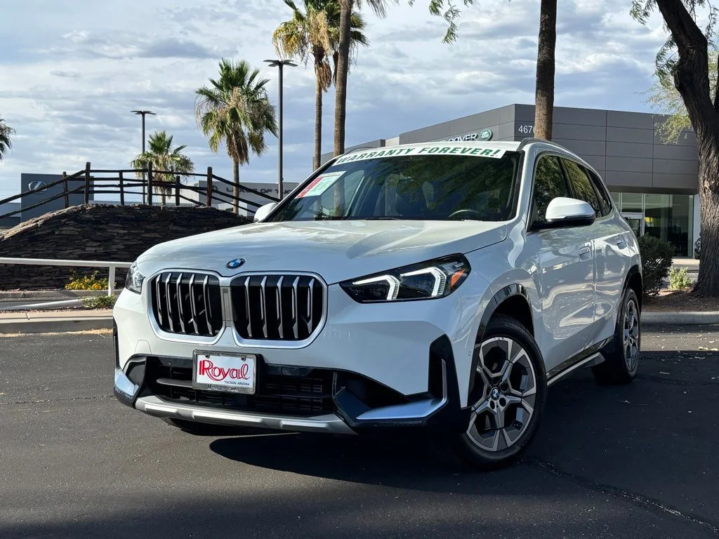 Used 2025 White BMW xDrive28i image 1