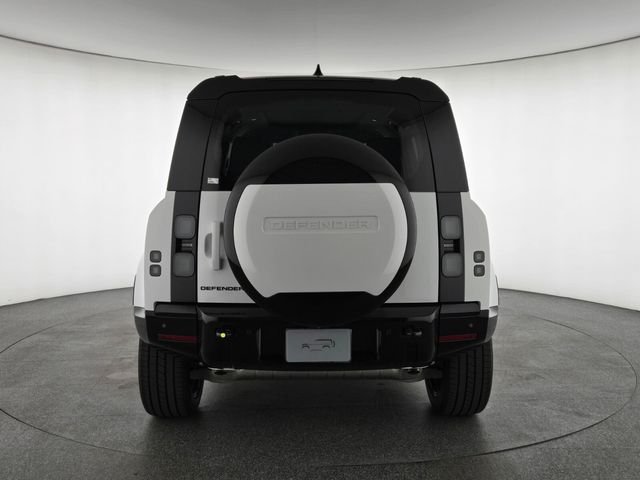 New 2026 Fuji White Land Rover X-Dynamic SE image 7