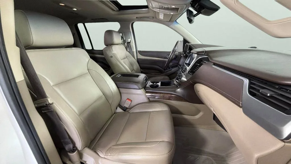Used 2019 IRIDESCENT PEARL TRICOAT Chevrolet LT image 40