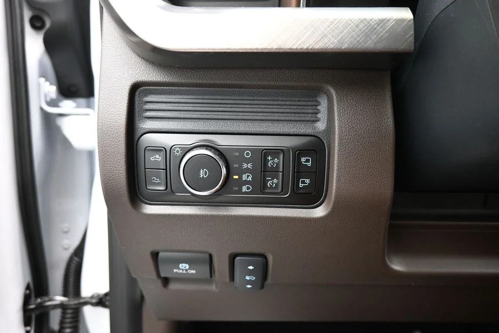 New 2026 Oxford White Ford King Ranch image 15