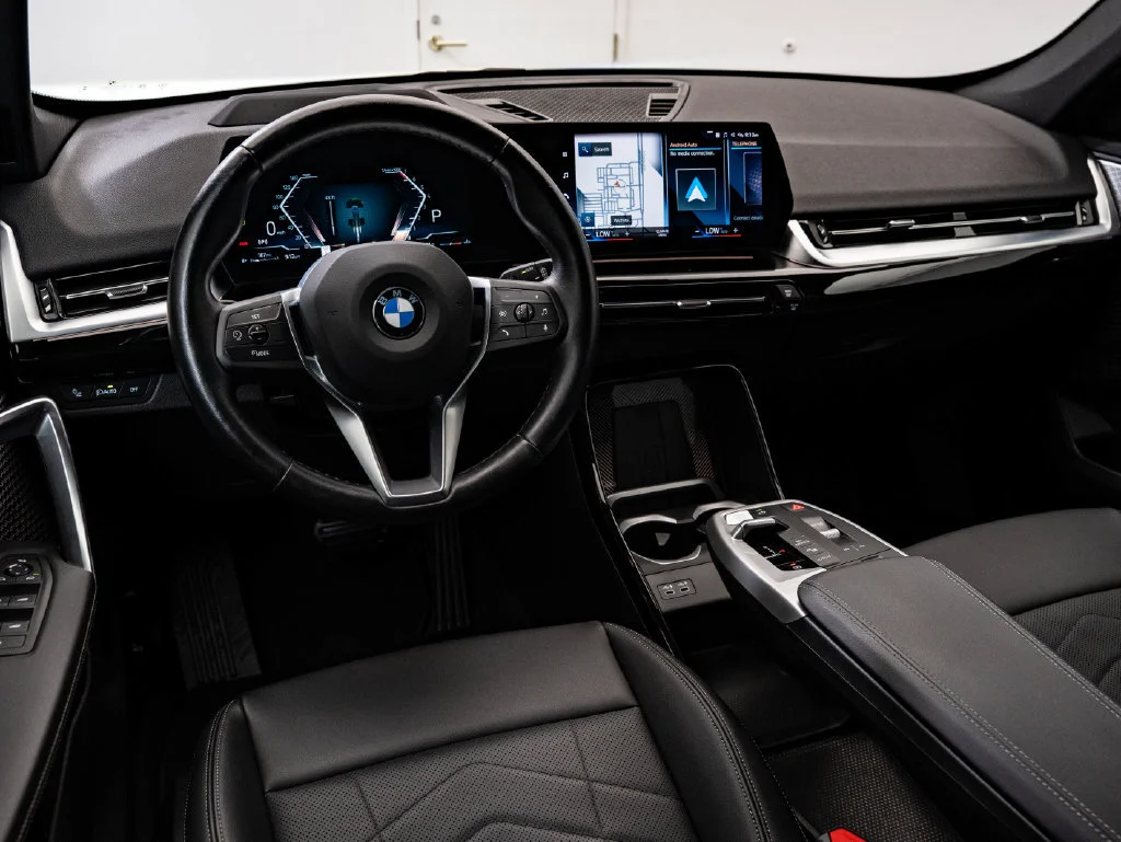 Used 2023 Cape York Green Metallic BMW xDrive28i image 4