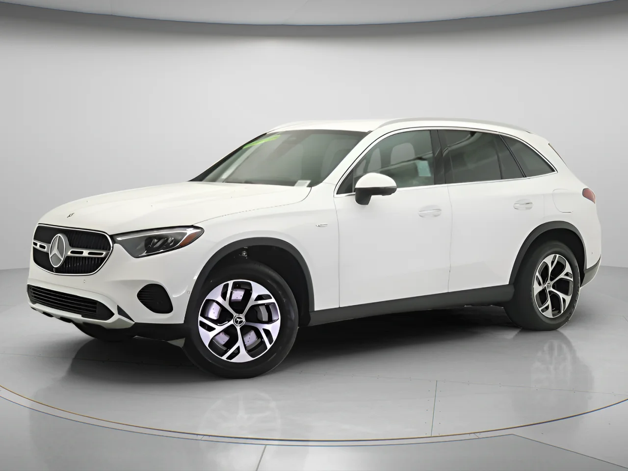 Used 2025 White Mercedes-Benz 350e 4MATIC® Plug in Hybrid image 3