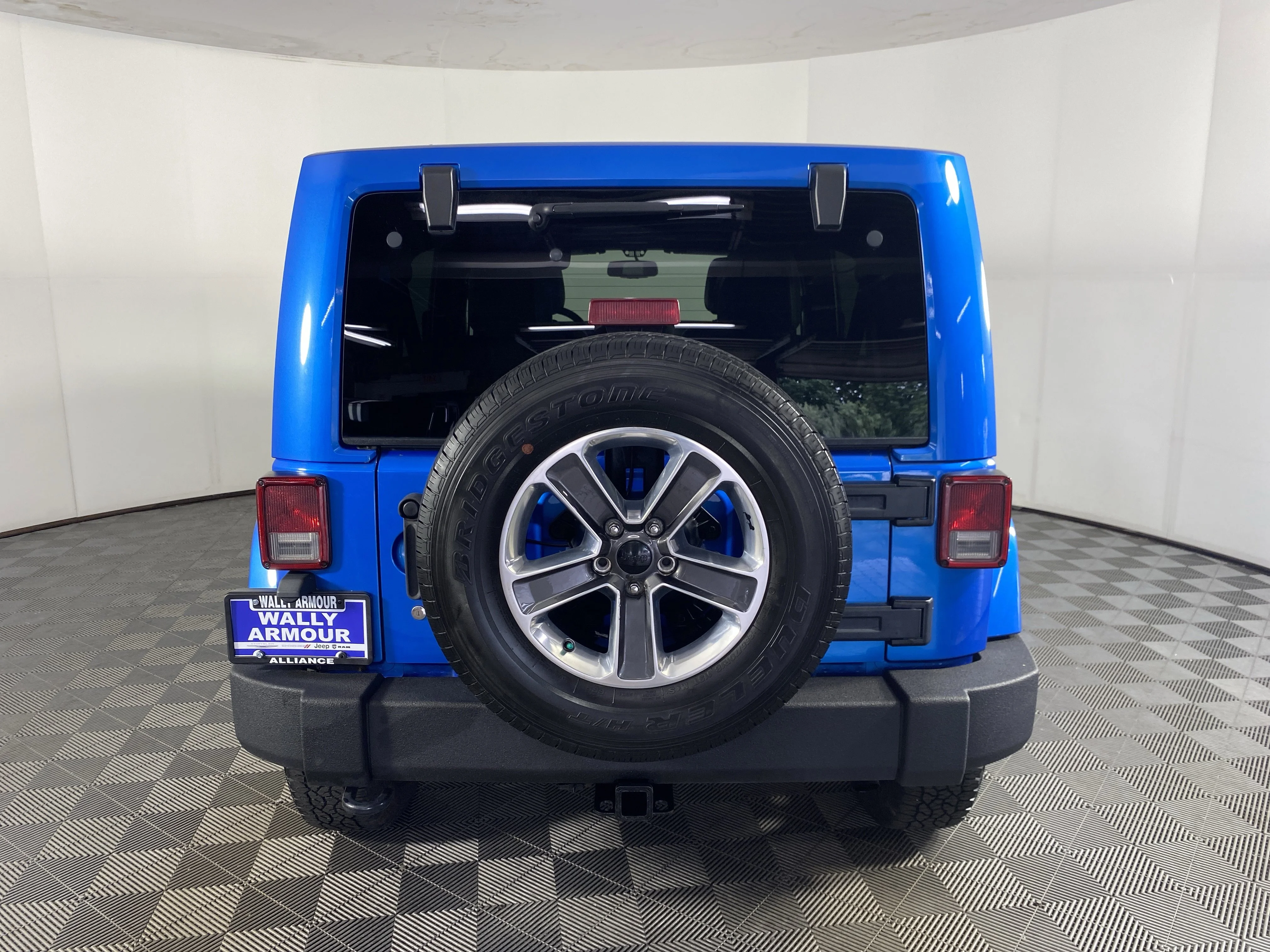 Used 2014 Hydro Blue Pearl Coat Jeep Polar Edition image 7
