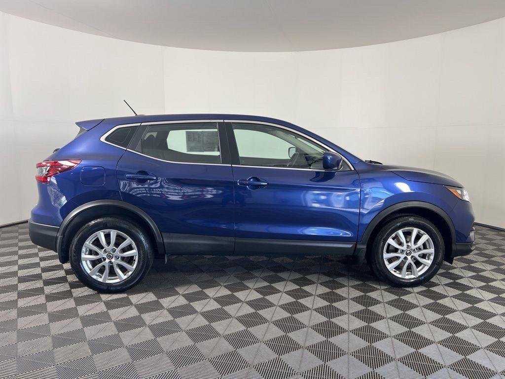 Used 2020 Caspian Blue Metallic Nissan S image 14