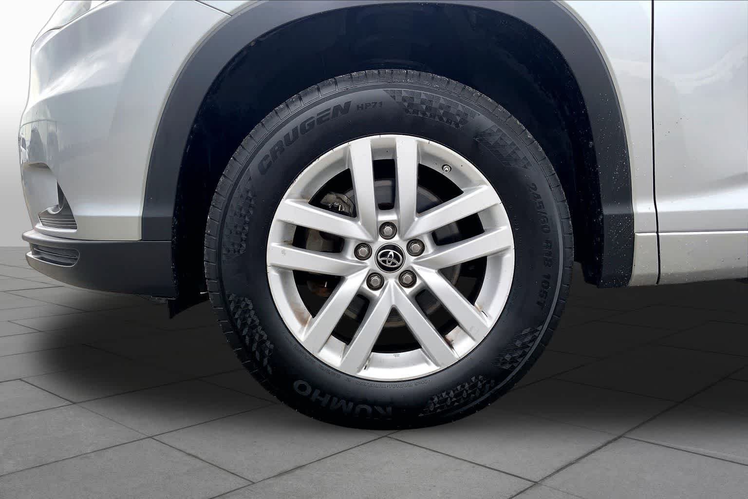 Used 2016 Silver Sky Metallic Toyota LE image 11