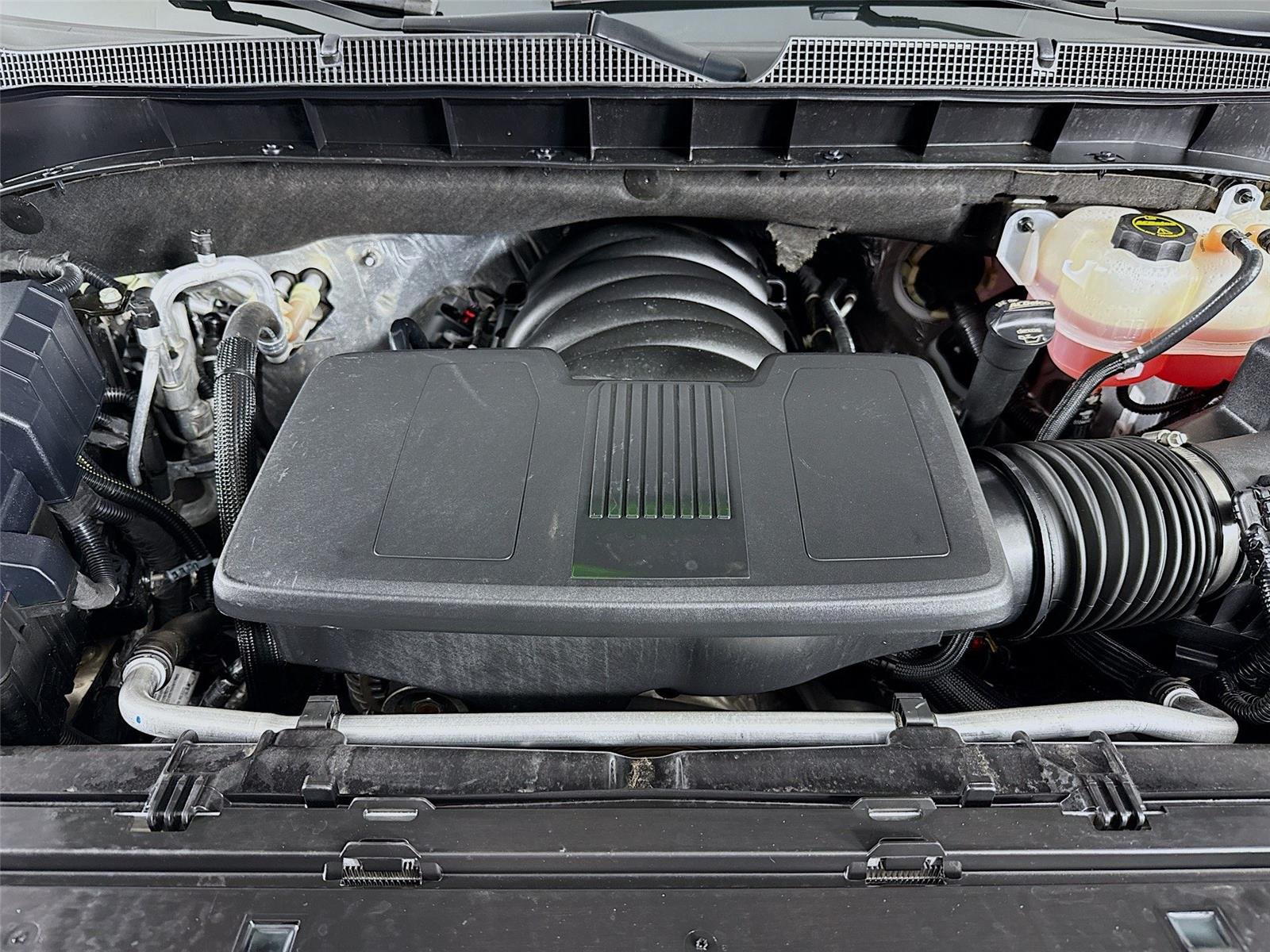 Used 2024 Summit White Chevrolet RST image 34
