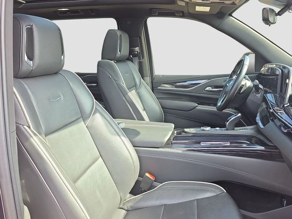 2022 Cadillac Escalade Sport - Photo 19