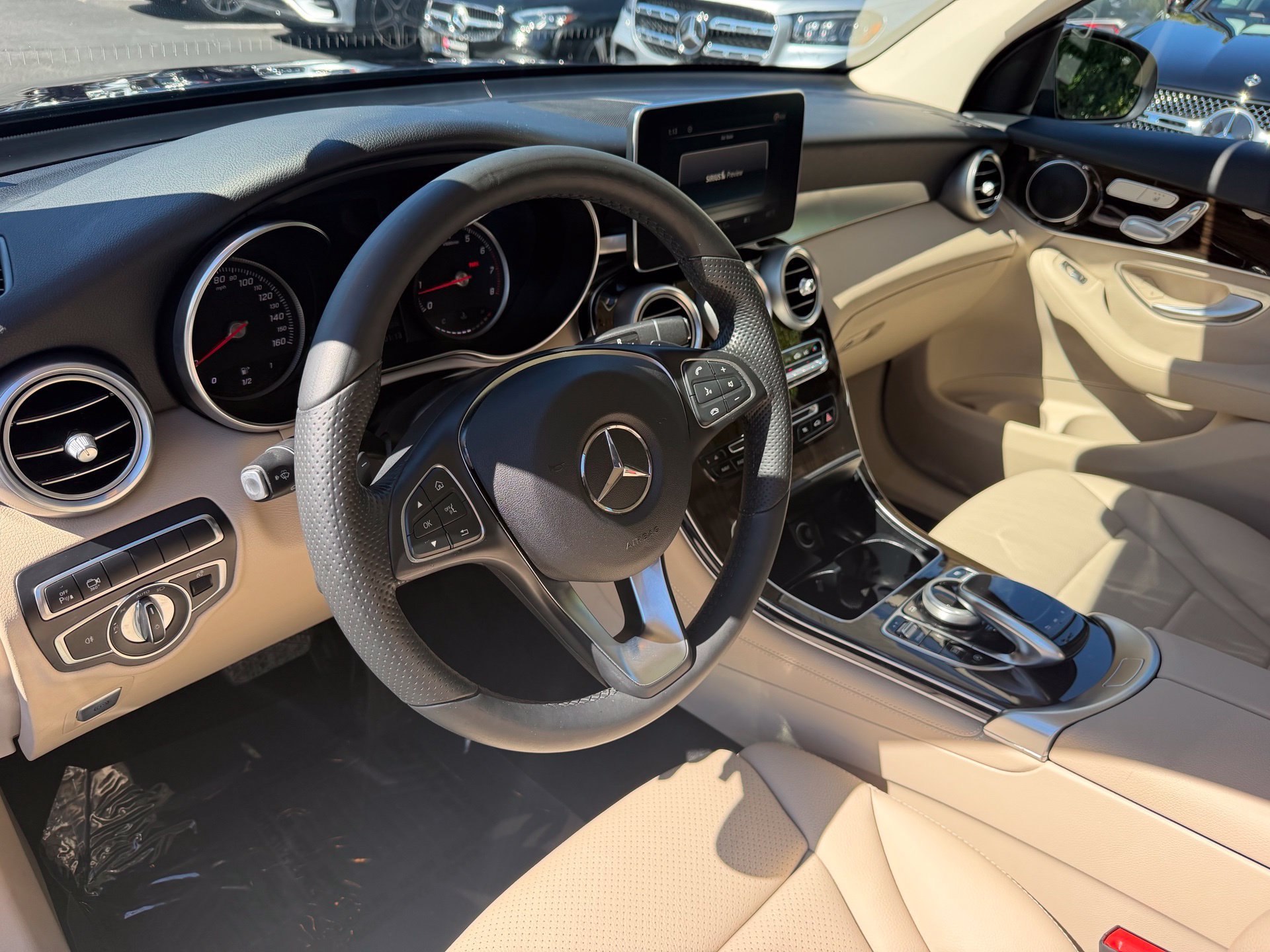 Used 2018  Mercedes-Benz GLC 300 image 9