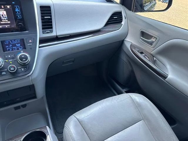 Used 2015 Shoreline Blue Pearl Toyota  image 29