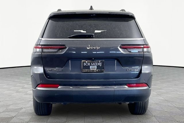 Used 2022 Gray Jeep Limited image 5