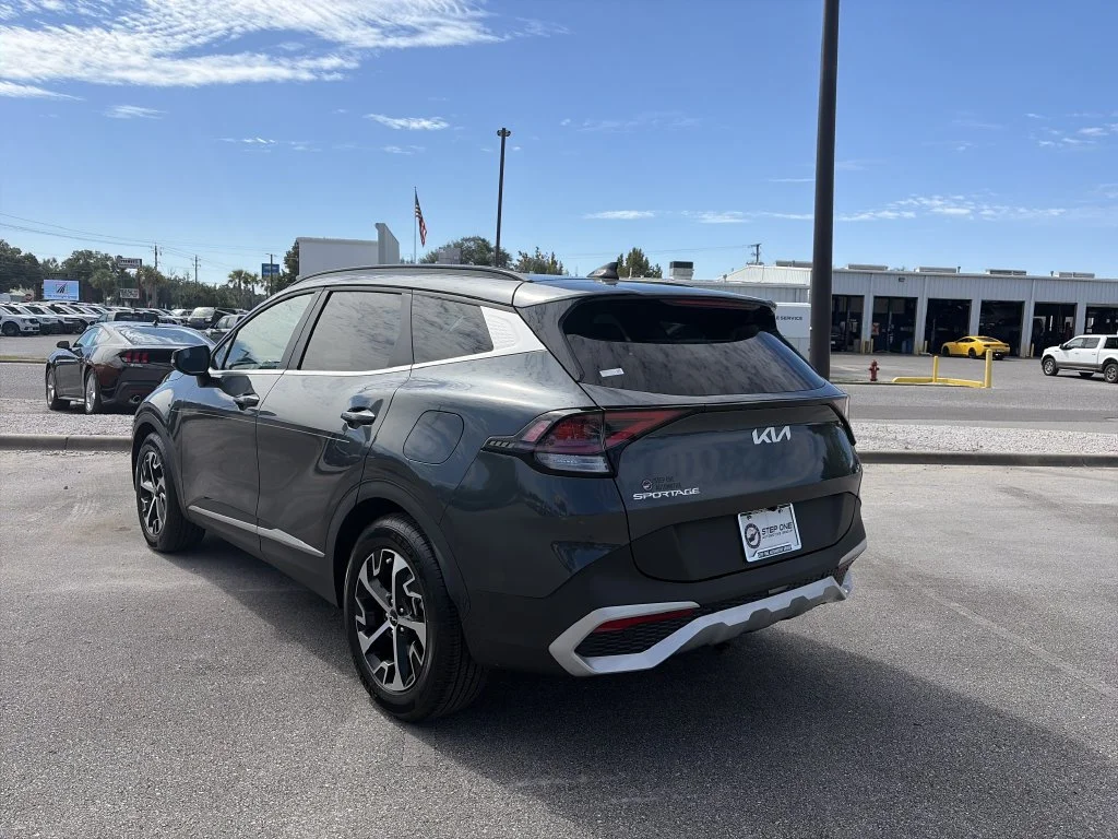 Used 2025 Gray Kia EX image 5