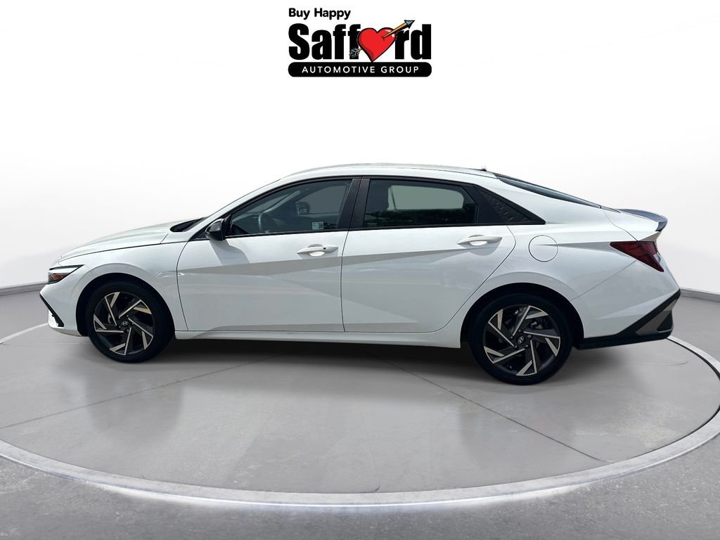 Certified Used 2025 White Hyundai SEL Sport image 4