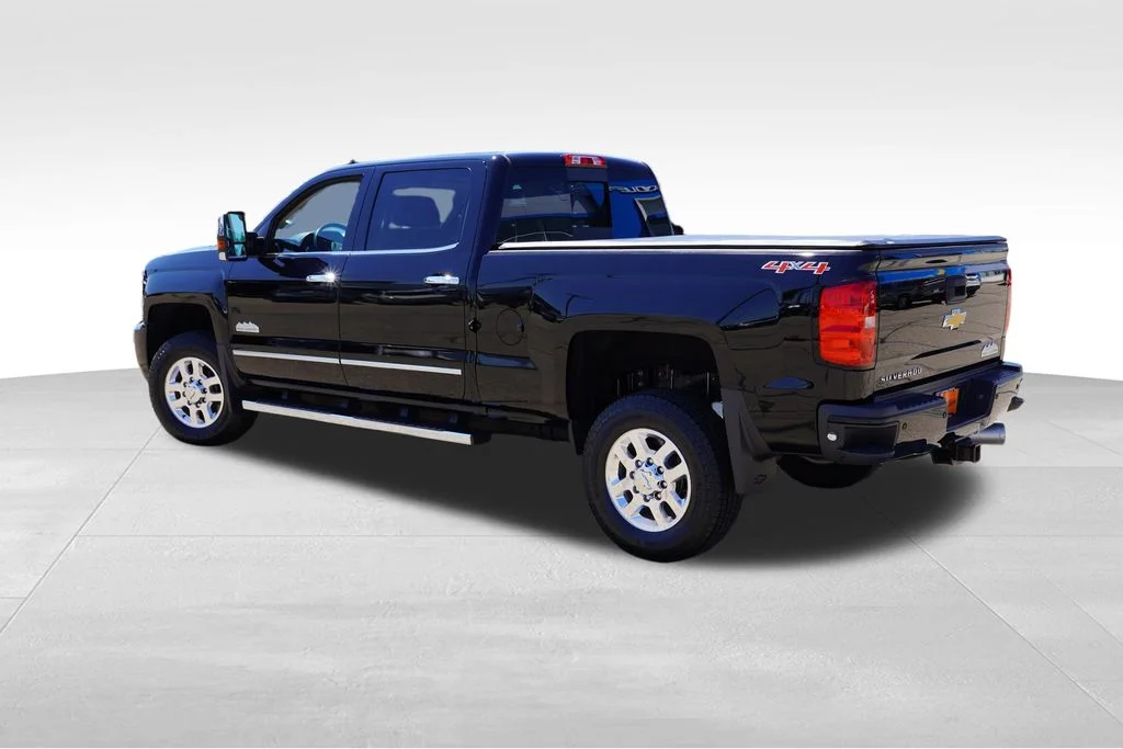Used 2015 Black Chevrolet High Country image 8