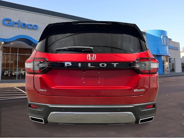 New 2026 Radiant Red Metallic II Honda Touring image 4