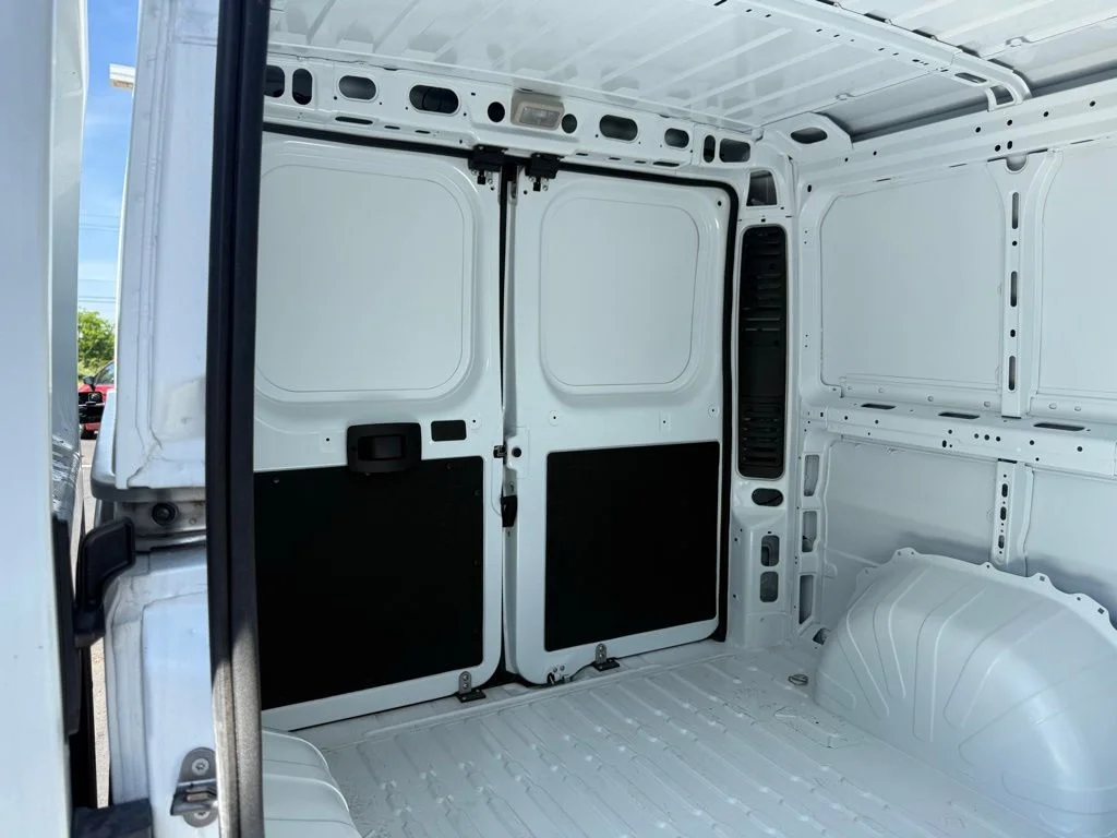 New 2026 Bright White Clear-Coat Exterior Paint RAM Low Roof image 43