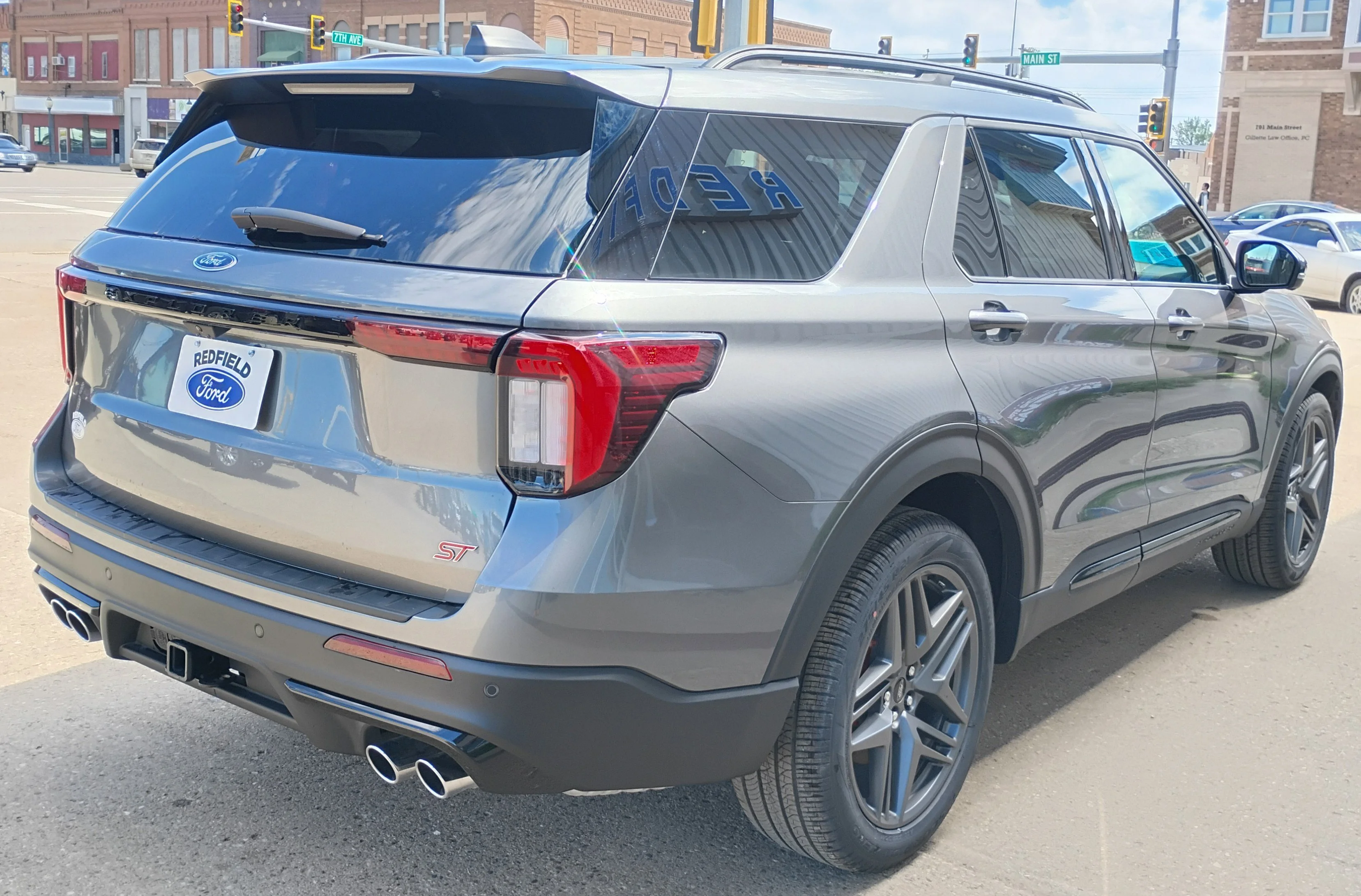 2026 Ford Explorer ST - Photo 6
