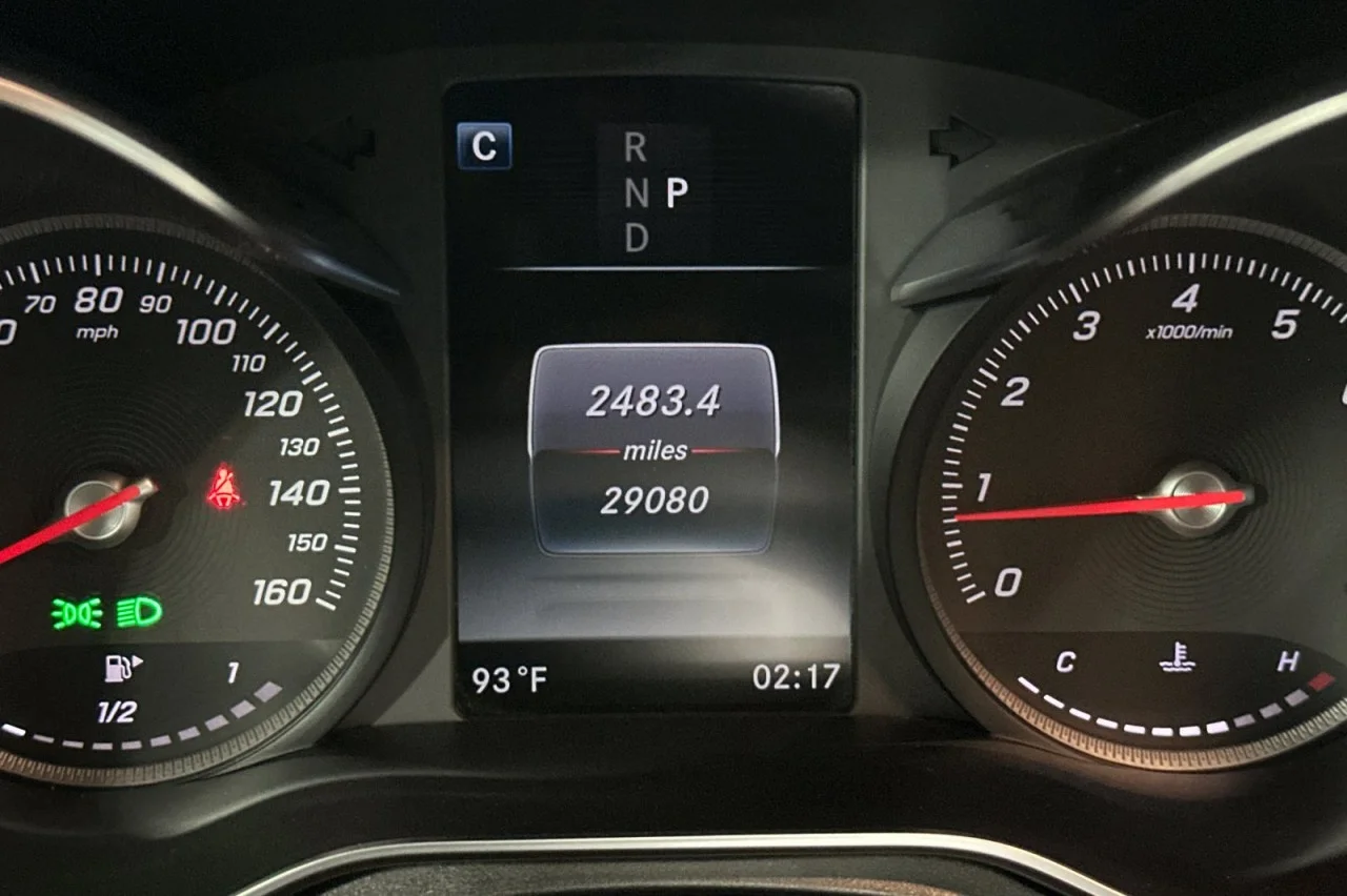 Used 2018 Selenite Grey Metallic Mercedes-Benz GLC 300 image 25