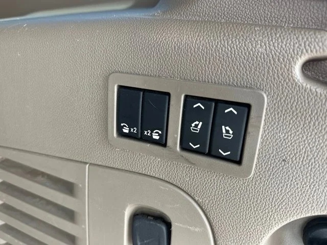 Used 2019 Gray GMC SLT image 33