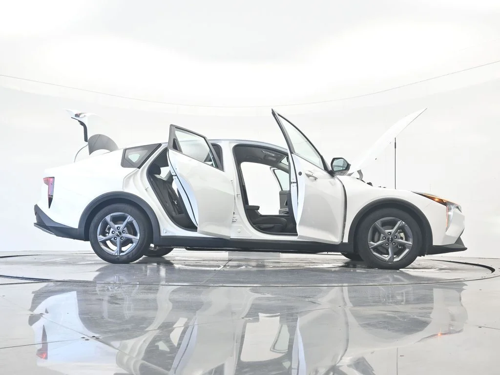 2025 Kia K4 LXS - Photo 42