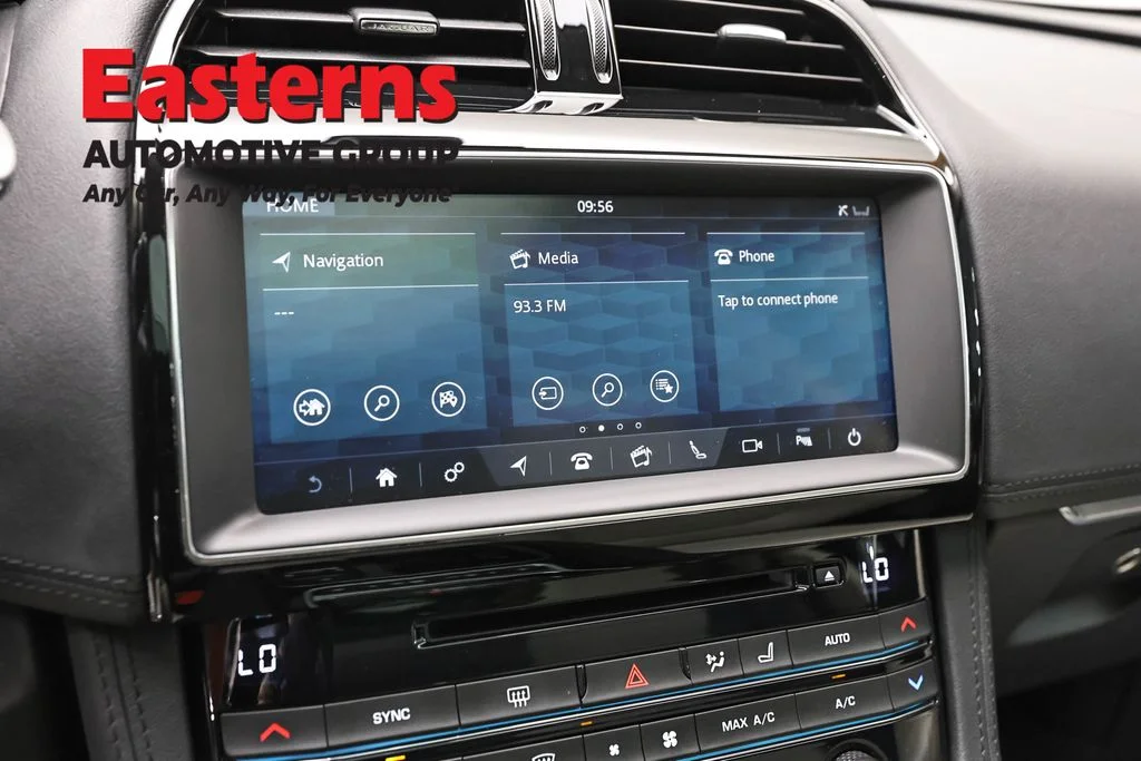 Used 2020 Black Jaguar 25t Prestige image 18