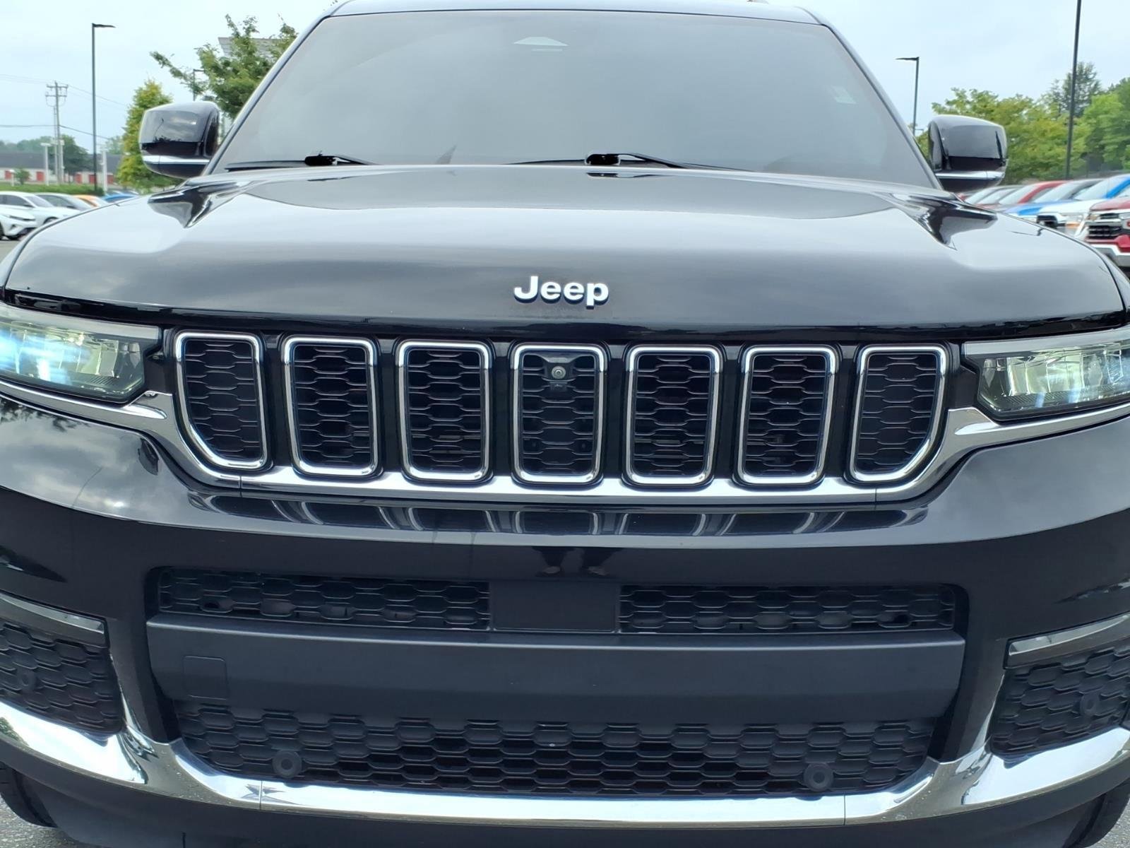 Used 2021 Diamond Black Crystal Pearlcoat Jeep Limited image 15