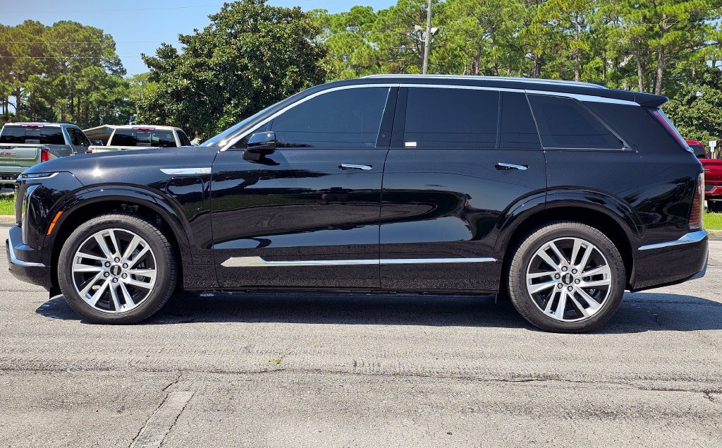 Used 2027 Stellar Black Metallic Cadillac Luxury image 1
