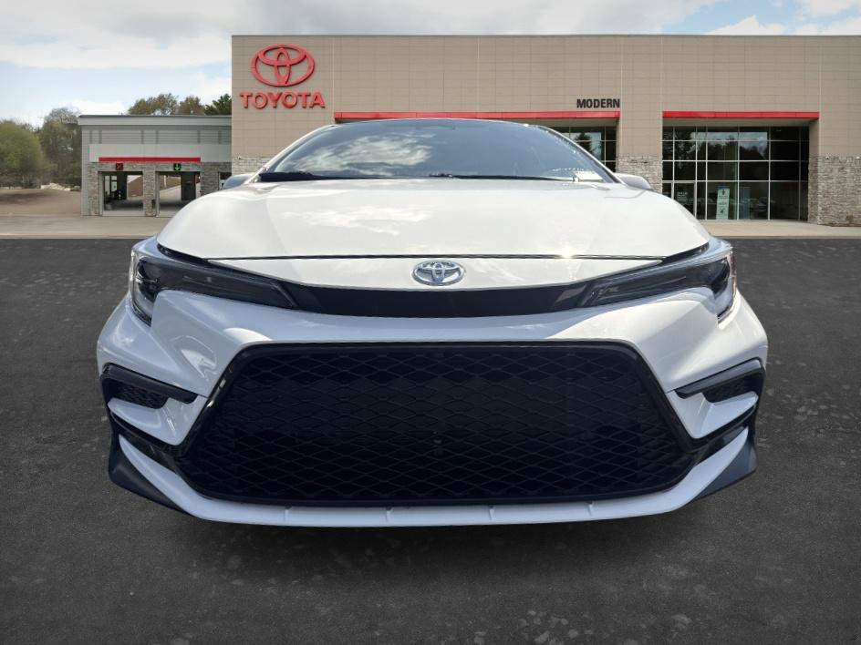 Used 2026 Ice Cap Toyota SE image 2