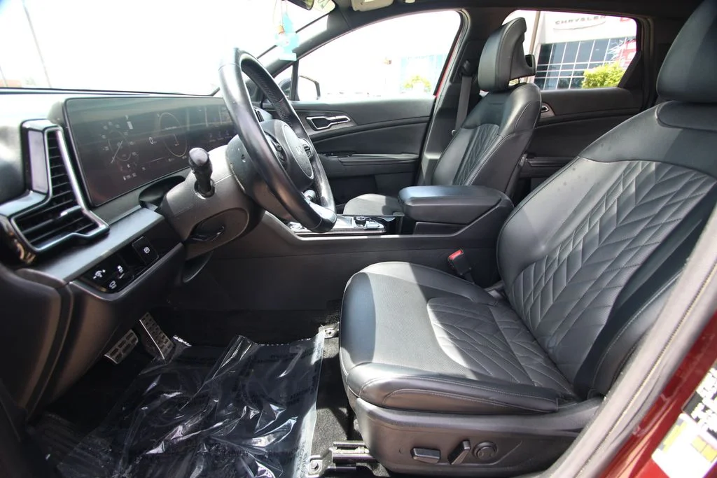 Used 2023 Red Kia X-Pro Prestige image 6