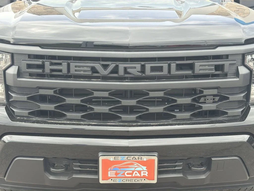 Used 2023 Black Chevrolet Custom image 18