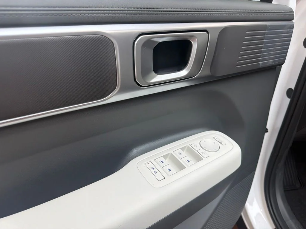 New 2027 Serenity White Hyundai SE image 23
