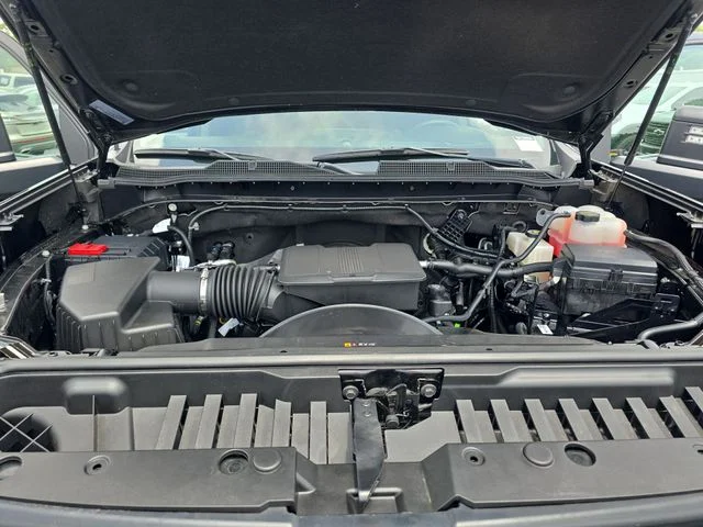 Used 2026 Black Chevrolet Custom image 31