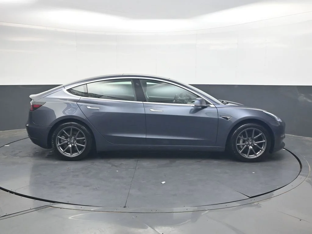 Used 2020 Midnight Silver Metallic Tesla Long Range image 3