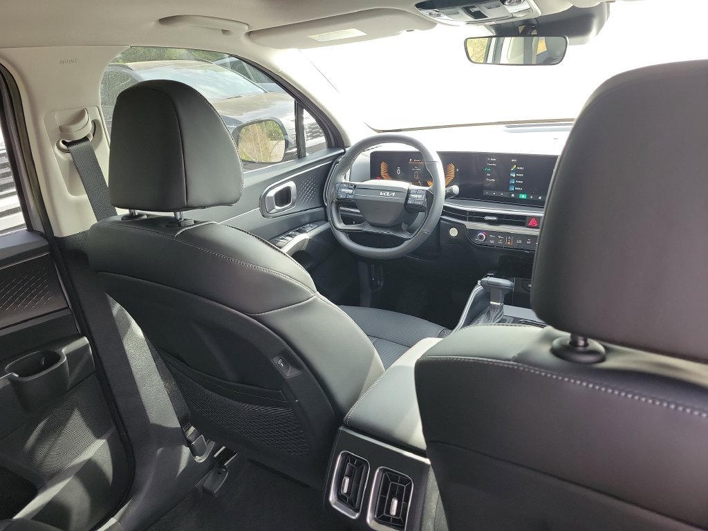 New 2026 Wolf Gray Kia S image 13