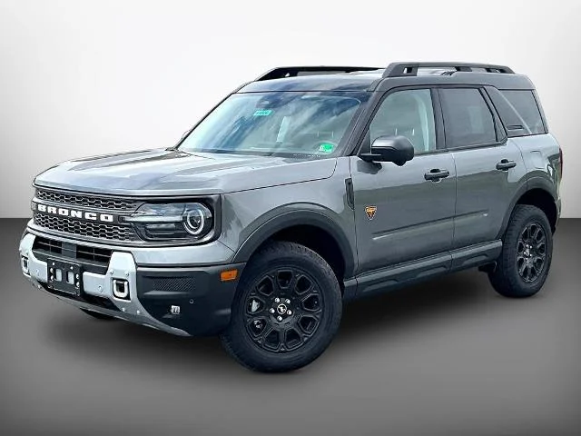 New 2025 Carbonized Gray Metallic Ford Badlands® image 33