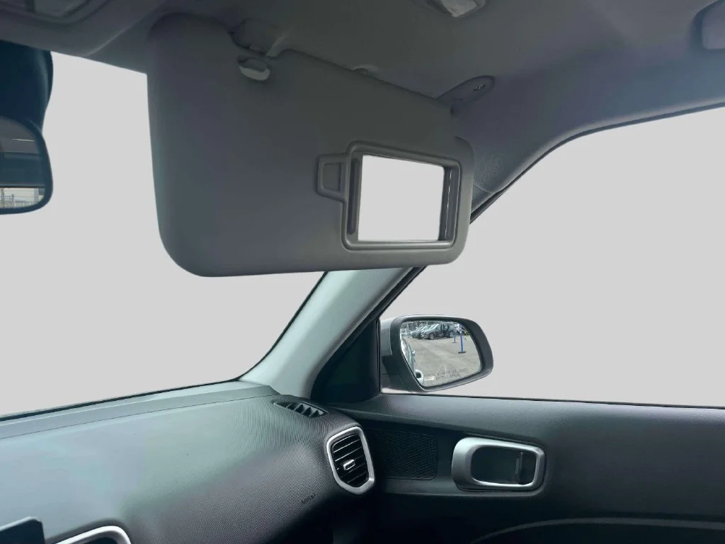 Used 2022 Gray Hyundai SEL image 29