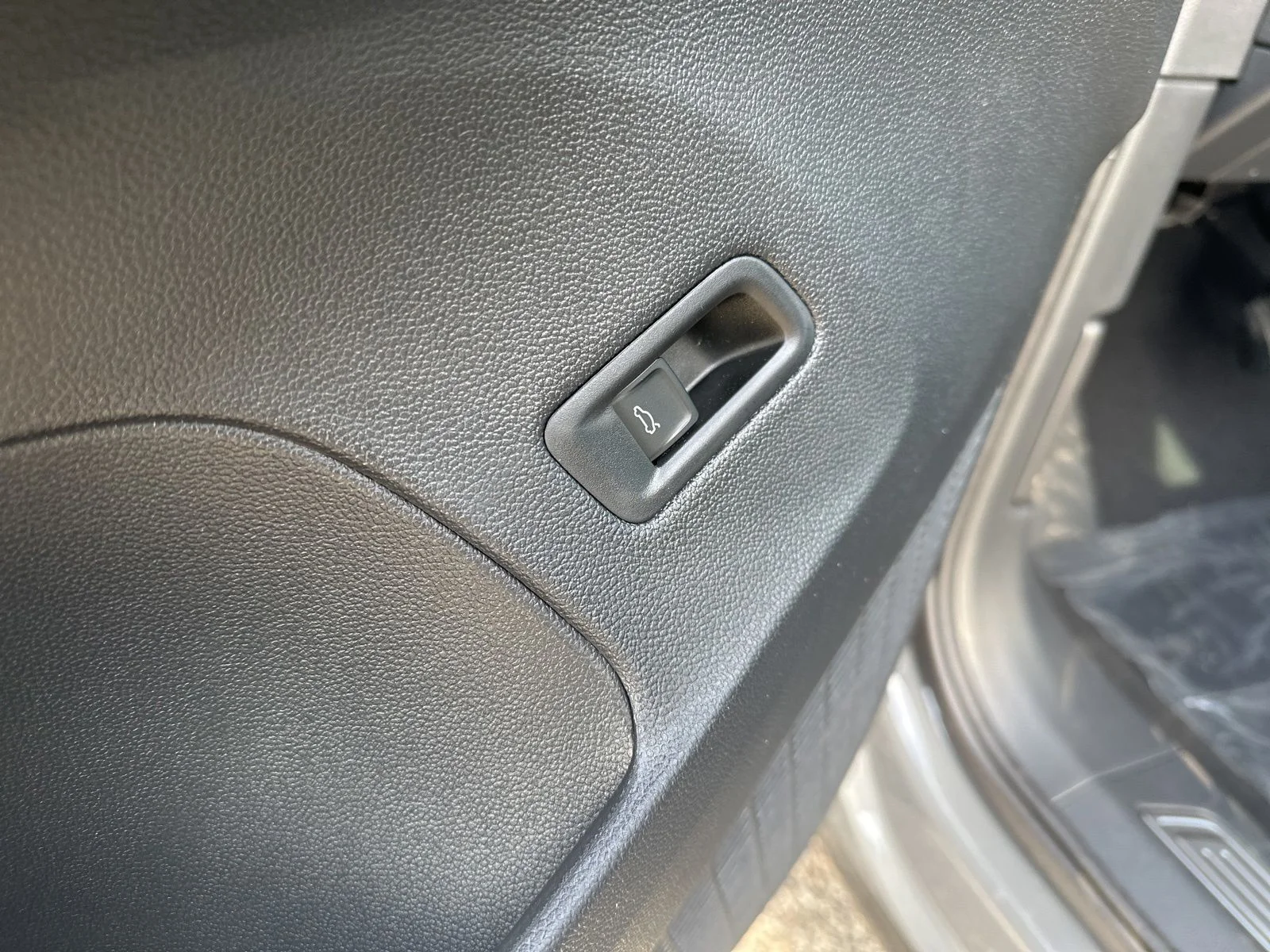 New 2026 Gray Volkswagen 2.0T SEL image 18