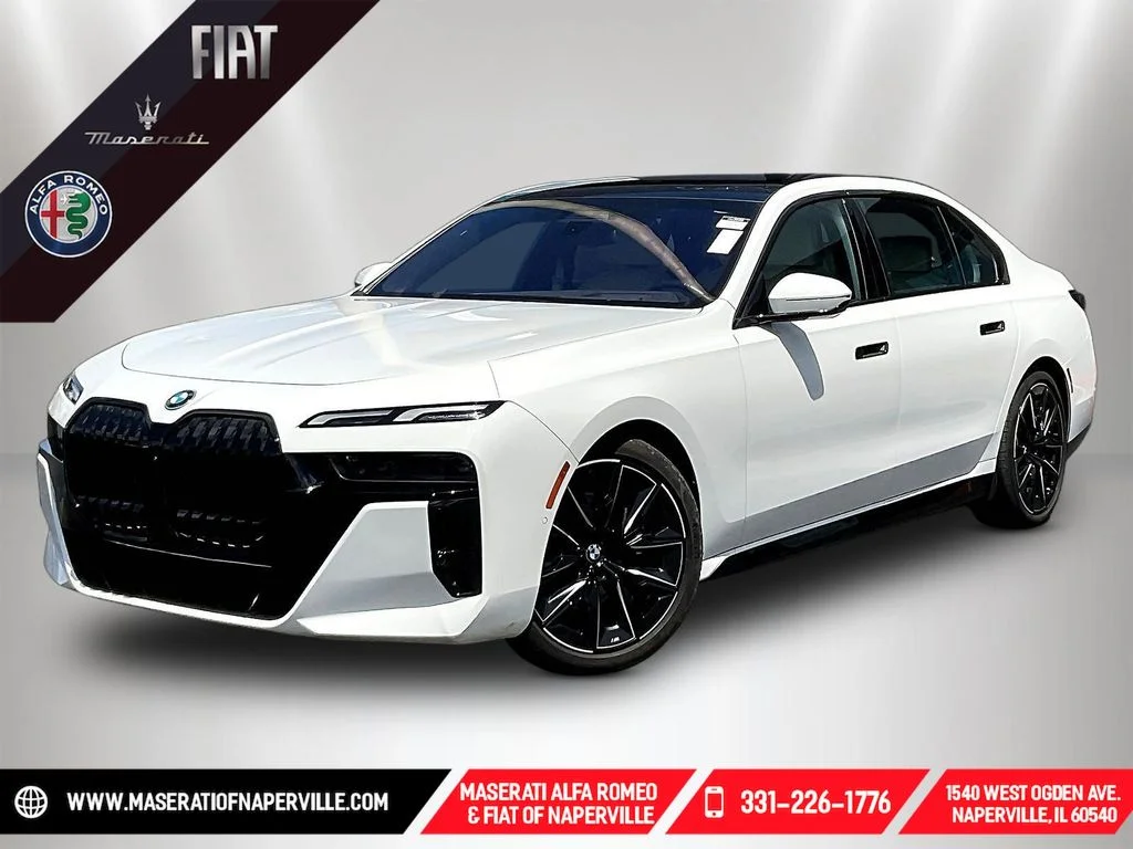 Used 2023 Alpine White BMW xDrive60 image 1