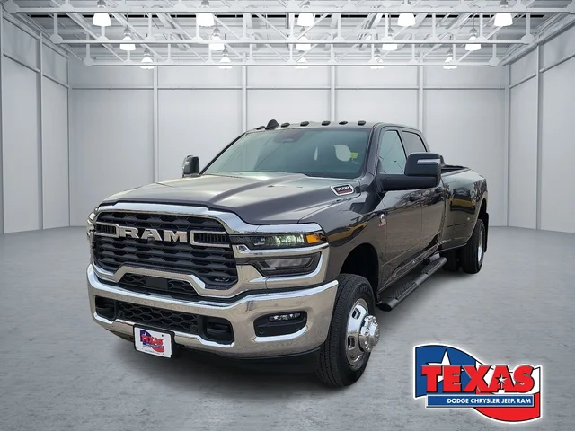 2026 Ram 3500 TRADESMAN CREW CAB 4X4 8' BOX