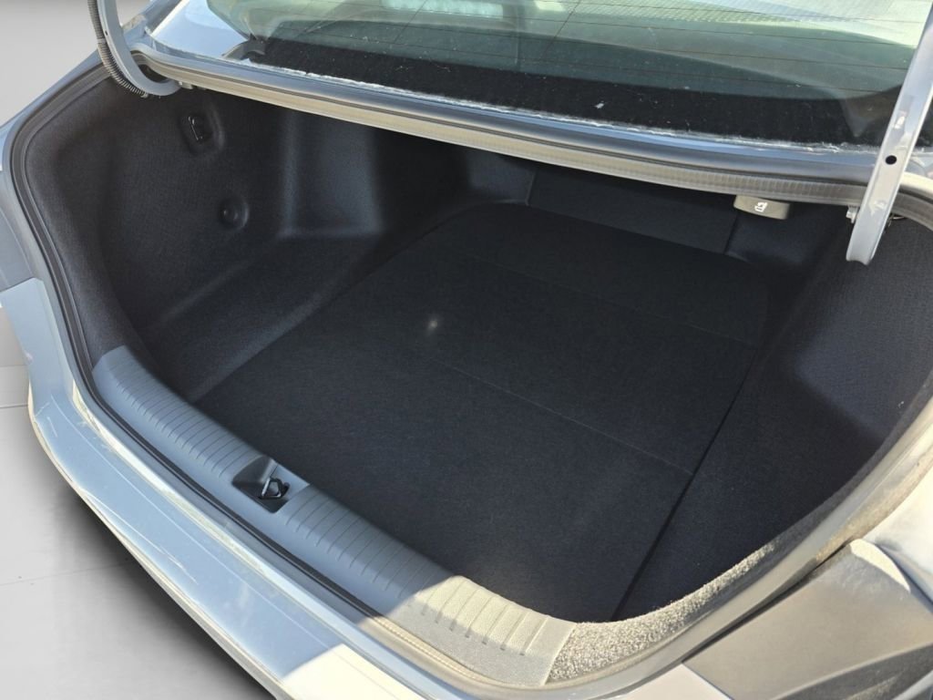 New 2026 Urban Gray Pearl Honda Touring image 13