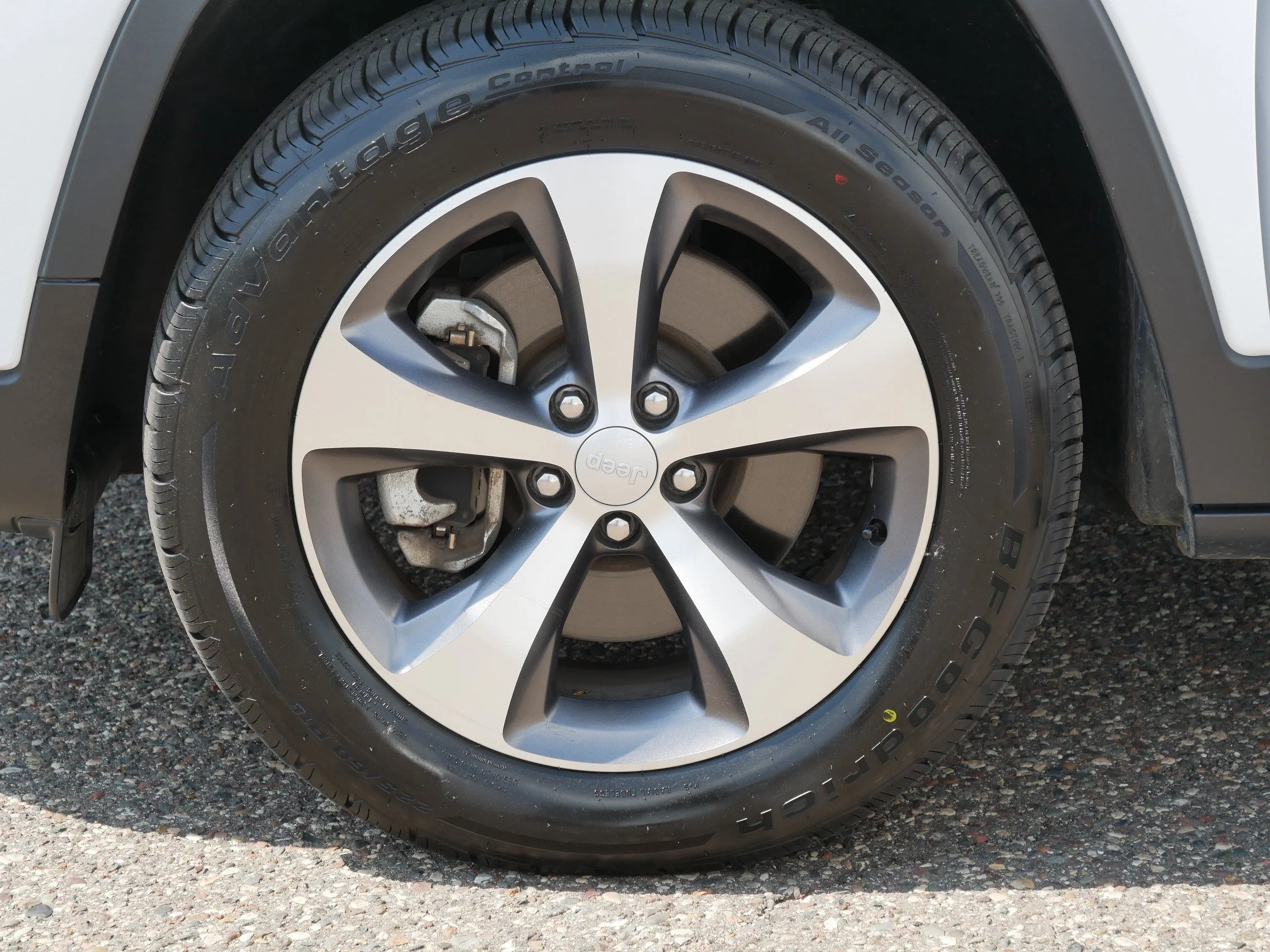Used 2021 Bright White Clearcoat Jeep Limited image 15